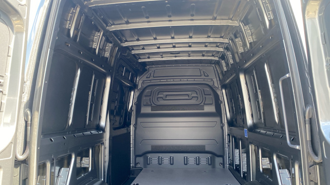 Mercedes-Benz Sprinter 315Cdi L2 Diesel Rwd 3.5t H2 Pro Van 9G-Tronic - Image 15